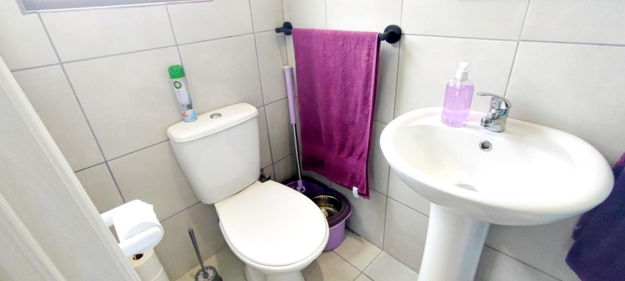 3 Bedroom Property for Sale in Franskraal Western Cape